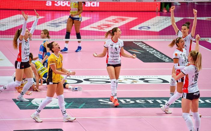 Una straordinaria Bosca S.Bernardo Cuneo ha infiammato i 2.800 spettatori del Palazzo dello sport di Cuneo (credit Danilo Ninotto)