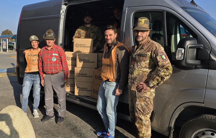 Il 2° Reggimento Alpini della Brigata “Taurinense” contribuisce alla  colletta alimentare 2024