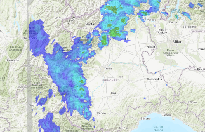 Il fronte del maltempo immortalato dai radar di Arpa alle 9.44 di oggi, giovedì 25 maggio