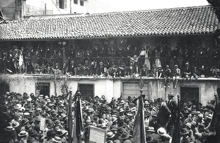 Un comizio di Giuseppe Lenti Un comizio di Giuseppe Lenti