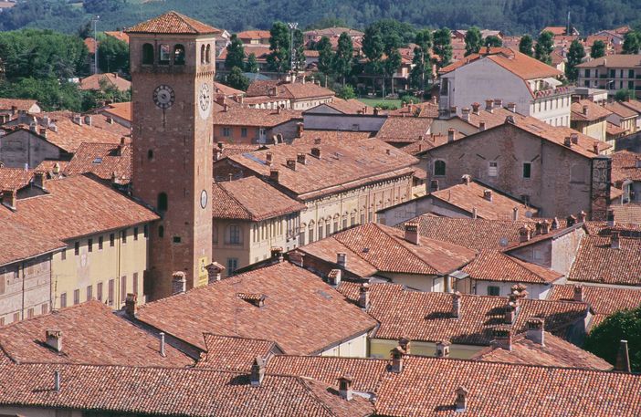 A Cherasco la "Caccia ai Tesori Arancioni" del Touring Club
