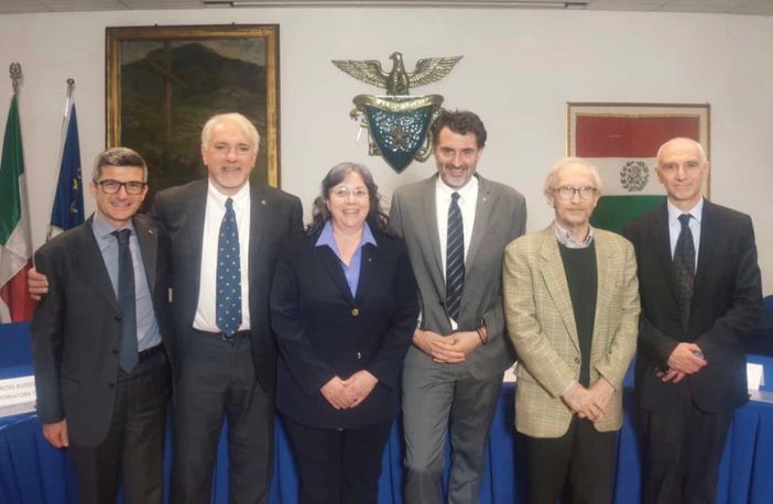 Nella foto il nuovo comitato direttivo centrale del Club Alpino Italiano. Da sinistra Benedetti, Colombo, Schena e Pellizon (Foto di Giancarlo Nardi) Nella foto il nuovo comitato direttivo centrale del Club Alpino Italiano. Da sinistra Benedetti, Colombo, Schena e Pellizon (Foto di Giancarlo Nardi)