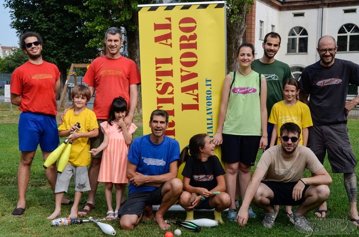 I segreti dell’associazione Familupis: “Passione, trampoli e voglia di fare gruppo”