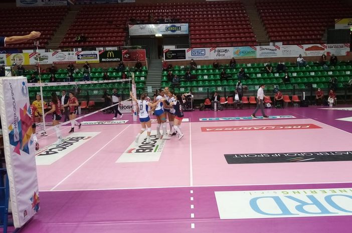 Volley A1 femminile: la Bosca S.Bernardo Cuneo cade nel recupero, Bergamo espugna il Pala UBI Banca 3-1 Volley A1 femminile: la Bosca S.Bernardo Cuneo cade nel recupero, Bergamo espugna il Pala UBI Banca 3-1