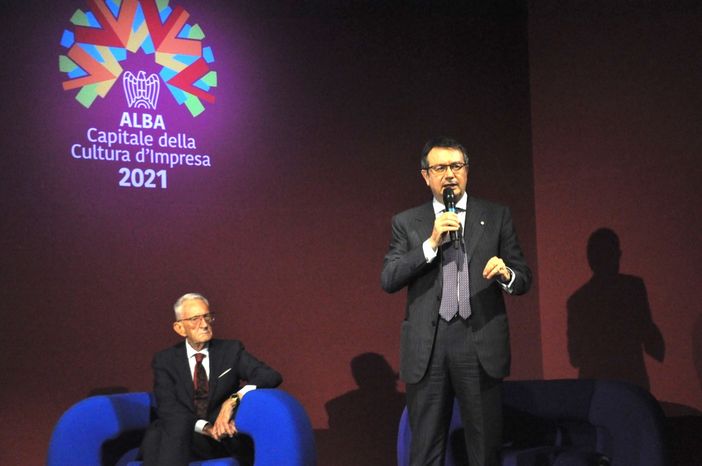 Carlo Robiglio sul palco di "Alba Capitale della Cultura d'Impresa"