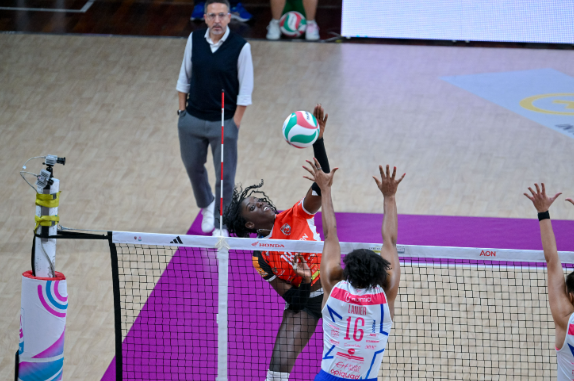 L'opposta Bintu Diop in azione nel match contro Milano (foto di Danilo Ninotto) L'opposta Bintu Diop in azione nel match contro Milano (foto di Danilo Ninotto)