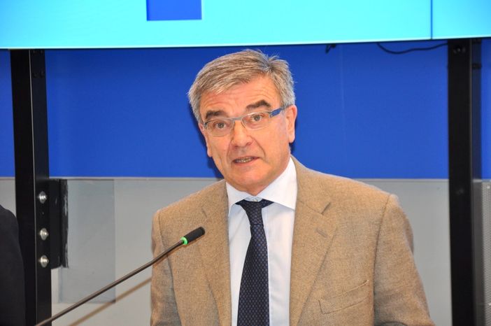 Il dottor Giuseppe Fasolis, già primario al San Lazzaro, a Verduno ha guidato l'Urologia e il Dipartimento di Chirurgia