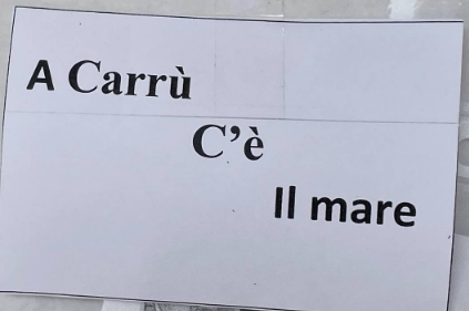 'A Carrù c'è il mare': cresce la curiosità sui fogli apparsi in paese