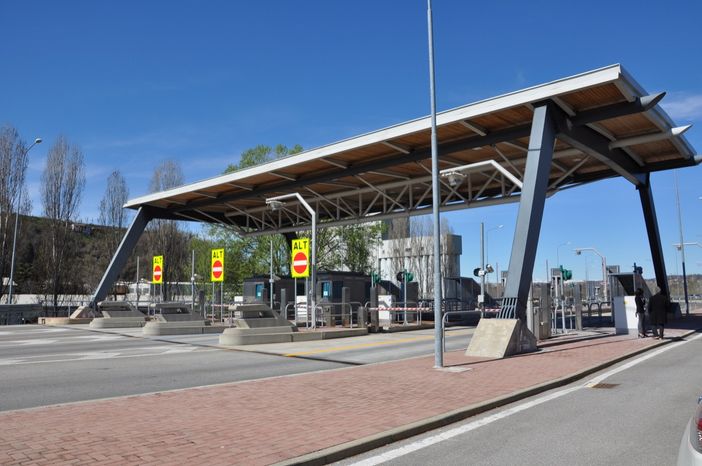 Il casell di Cherasco dell'autostrada Asti-Cuneo