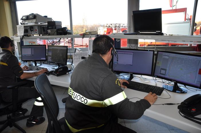 La sala operativa dei vigili del fuoco a Cuneo