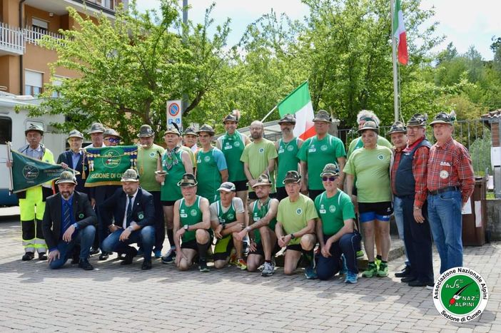 Il raduno degli Alpini in Langa a Cravanzana: una grande festa insieme [FOTO]
