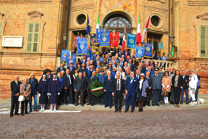 Bra accoglie il 3° raduno intercomunale deli Insigniti Onorificenze Cavalleresche Bra accoglie il 3° raduno intercomunale deli Insigniti Onorificenze Cavalleresche