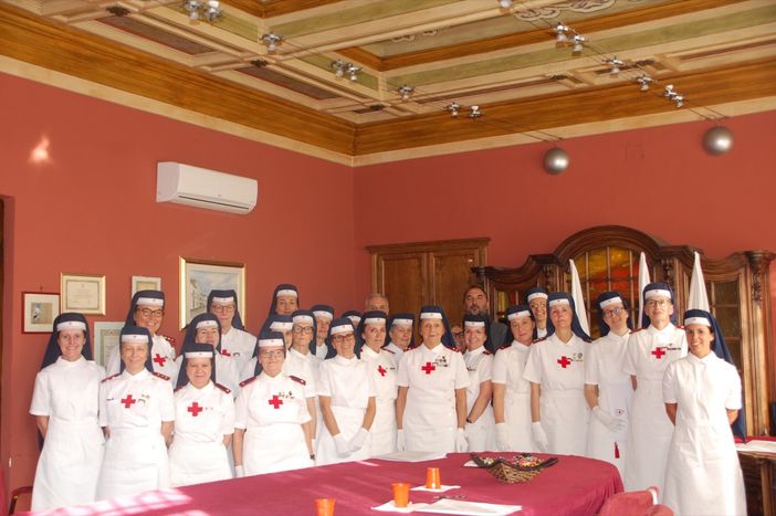 Ex coordinatrice alle Molinette entra a far parte delle infermiere volontarie della Cri di Bra