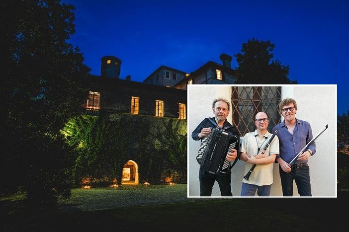 Per sfruttare al meglio la zona d'ombra del parco del Castello della Manta il concerto di JazzVision di venerdì 22 luglio, è spostato alle ore 19