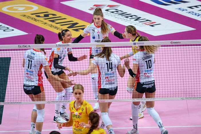 nonostante una buona prova Cuneo ha perso al tie break contro Bergamo (Foto Danilo Ninotto) nonostante una buona prova Cuneo ha perso al tie break contro Bergamo (Foto Danilo Ninotto)