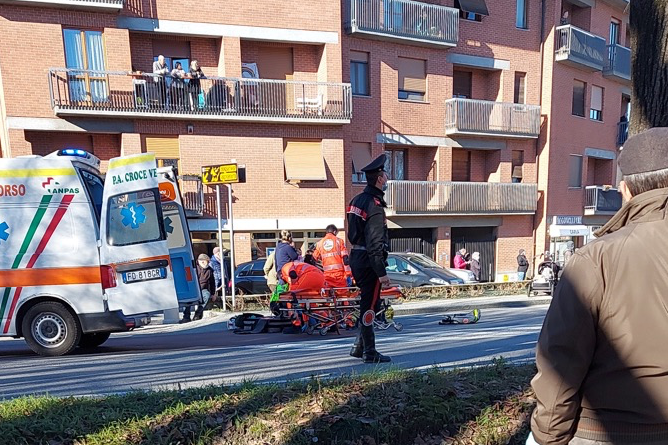 Saluzzo, investita una donna con un bambino di due anni [FOTO]