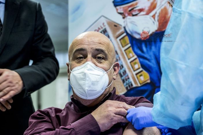 La Regione detta le 4 fasi del vaccino: “Ecco come procederemo e da chi partiremo” (VIDEO)