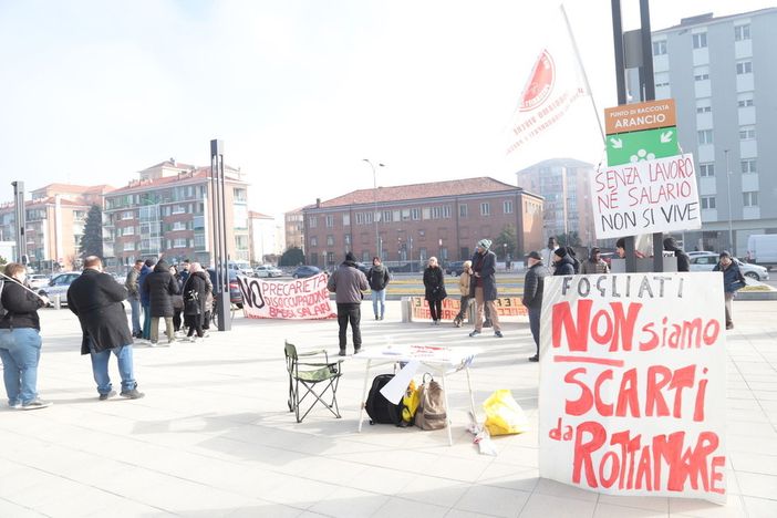 Alcuni momenti della protesta andata in scena al Grattacielo della Regione Piemonte Alcuni momenti della protesta andata in scena al Grattacielo della Regione Piemonte