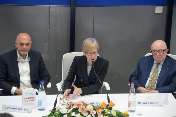 Milena Gabanelli fa il pieno  di pubblico al "Ferrero" di Verduno