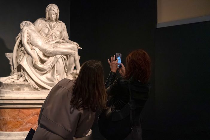 Prorogata fino al 19 aprile la mostra “La Pietà di Michelangelo. Il Calco. Dalla Basilica Vaticana ad Alba”