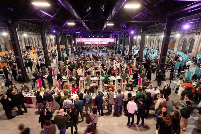 Si avvicina Grandi Langhe 2025: il 27 e 28 gennaio 500 produttori tra Langhe, Roero e Piemonte Si avvicina Grandi Langhe 2025: il 27 e 28 gennaio 500 produttori tra Langhe, Roero e Piemonte