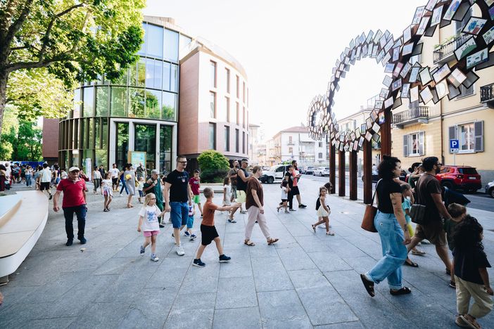 Oltre 3300 i partecipanti alla seconda edizione del Festival “A tutto tondo”: un appuntamento glocal capace di intercettare la voglia di imparare, anche in piena estate Oltre 3300 i partecipanti alla seconda edizione del Festival “A tutto tondo”: un appuntamento glocal capace di intercettare la voglia di imparare, anche in piena estate