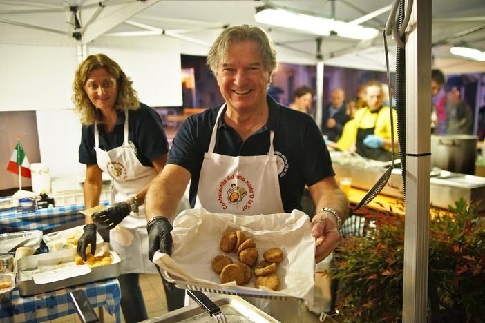 I momenti della prima edizione della Sagra della Noce e della Frutta a guscio a Villanova Solaro - Mangirula