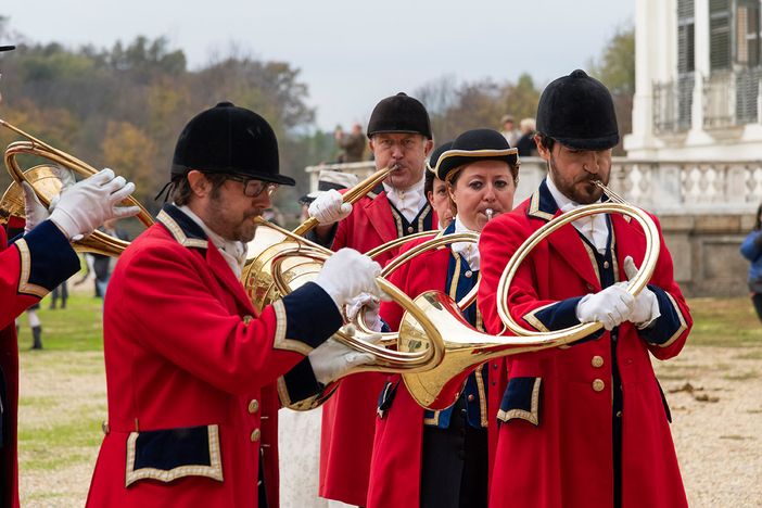 La diaspora dei marmi dei giardini della Venaria: dalla Reggia al Castello di Govone per un percorso musicale con i corni da caccia