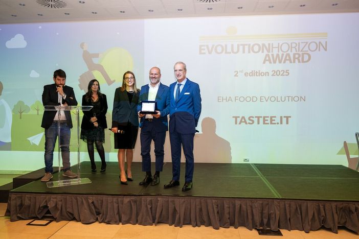 Tastee.it premiata a Milano con l’EHA Food Evolution Tastee.it premiata a Milano con l’EHA Food Evolution