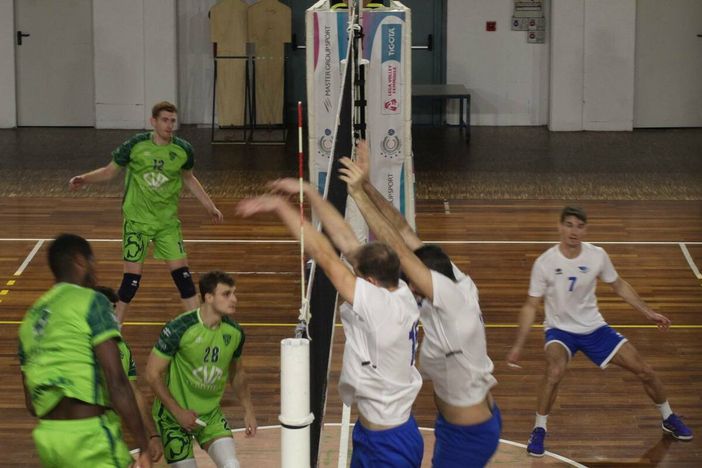 Una fase di gioco della partita con il Mozzate Una fase di gioco della partita con il Mozzate