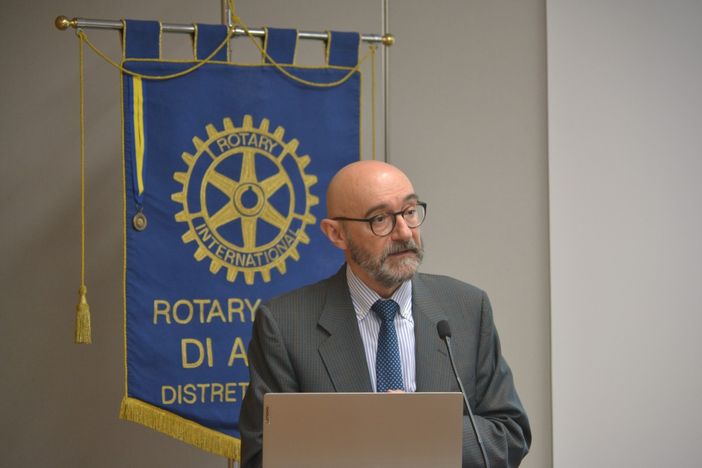 L'incontro su testamento biologico e cure palliative con il dott. Luciano Orsi il 28 aprile scorso promosso dal Rotary Club L'incontro su testamento biologico e cure palliative con il dott. Luciano Orsi il 28 aprile scorso promosso dal Rotary Club
