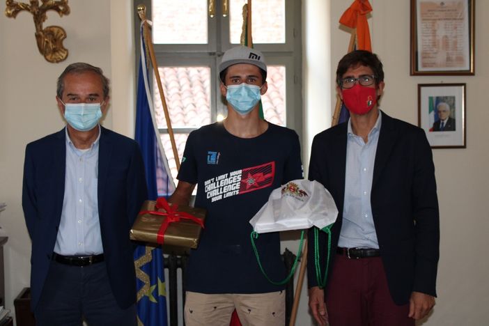 Elia Brizio ricevuto dal sindaco Fogliato e dall'assessore Demaria