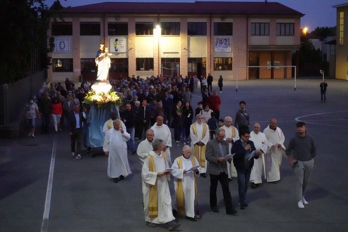 Momenti della processione in onore di Maria Ausiliatrice, a Bra
