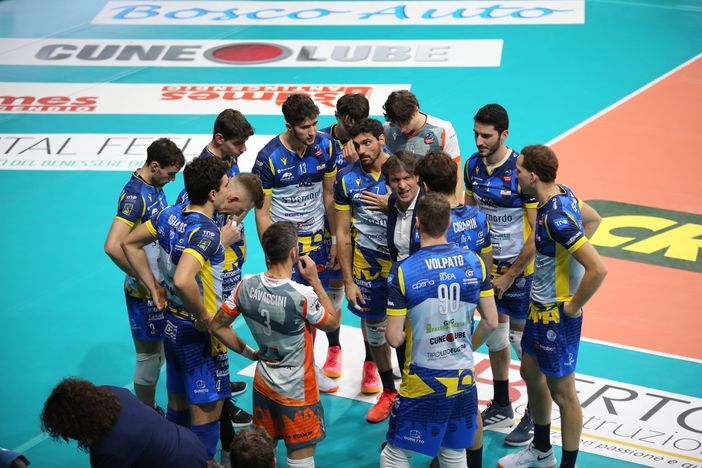 Volley A2M. Cuneo in terra calabra per affrontare Palmi. Agapitòs: "Concentrati fin dalla prima palla" [VIDEO]