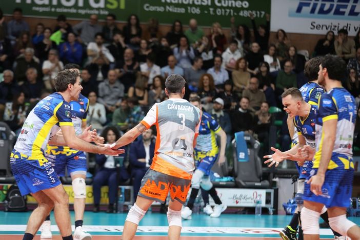 Cuneo per la Storia: se vince contro Brescia è promossa in SuperLega Cuneo per la Storia: se vince contro Brescia è promossa in SuperLega
