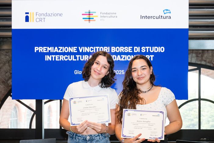 Le due studentesse albesi Le due studentesse albesi