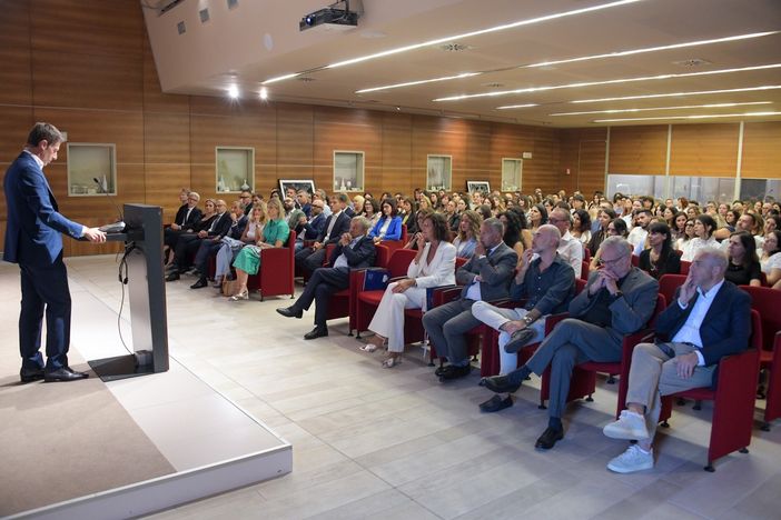L'incontro alla Sala veduta, sul palco il direttore Fabrizio Pace