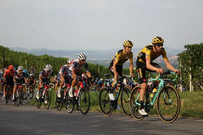 Ciclismo: domani il Gran Piemonte con partenza da Dogliani, start list di lusso per la 109ª edizione