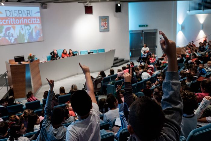 Scrittorincittà arriva a Cuneo: Saviano, Erin Doom, Enzo Iacchetti, Viola Ardone e altri 200 incontri per stare in cerchio