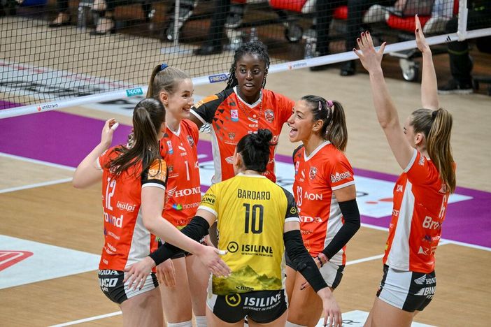 VOLLEY A1F / Cuneo verso il match con la Megabox Ondulati del Savio Vallefoglia, Salvagni: "Un'altra sfida di alto livello"