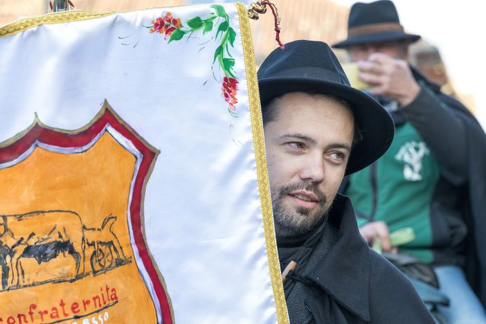 Nicola Schellino nel giorno della famosissima fiera del Bue Grasso di Carrù Nicola Schellino nel giorno della famosissima fiera del Bue Grasso di Carrù