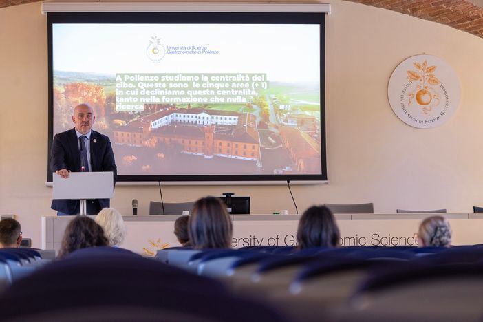 Pollenzo, il dopo Petrini: nuova fase per l’Università di Scienze Gastronomiche, alleanze e sviluppo internazionale Pollenzo, il dopo Petrini: nuova fase per l’Università di Scienze Gastronomiche, alleanze e sviluppo internazionale