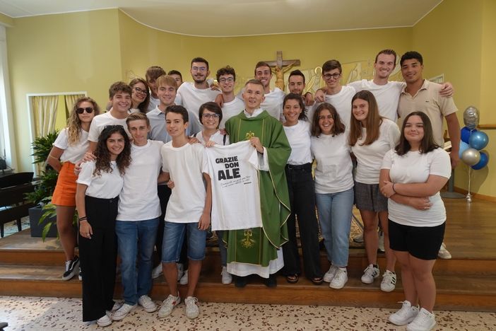 Nelle foto alcuni momenti dell’ultima Messa celebrata da don Alessandro Borsello ai Salesiani di Bra