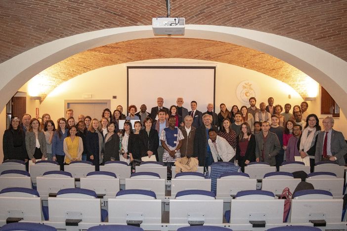 A Pollenzo si rinnova l'impegno di aziende, enti e istituzioni sostenitrici delle borse di studio A Pollenzo si rinnova l'impegno di aziende, enti e istituzioni sostenitrici delle borse di studio