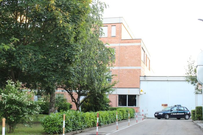 Gli interni della casa circondariale albese in un'immagine d'archivio