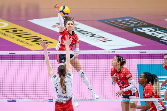 Lena Stigrot in attacco contro Busto: "Sono convinta che possiamo farcela a conquistare la salvezza" (Foto: Danilo Ninotto) Lena Stigrot in attacco contro Busto: "Sono convinta che possiamo farcela a conquistare la salvezza" (Foto: Danilo Ninotto)