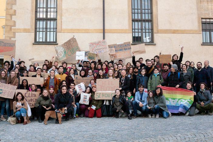 La manifestazione braidese del 1° marzo scorso (dal sito UnisgTable, foto di Elisabeth Fagerland, Adil Latef & Joella) La manifestazione braidese del 1° marzo scorso (dal sito UnisgTable, foto di Elisabeth Fagerland, Adil Latef & Joella)