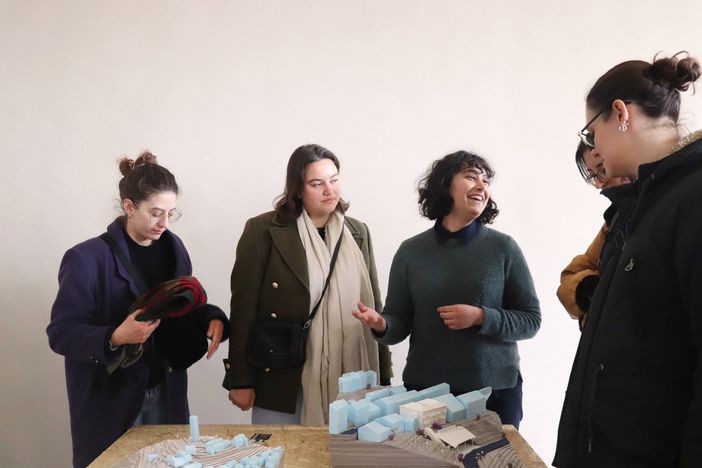 Secondo appuntamento della Mostra "Interfaces in Alta Langa" a Sale Langhe Secondo appuntamento della Mostra "Interfaces in Alta Langa" a Sale Langhe