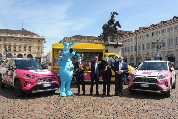 Il Giro d'Italia parte da Torino, Cirio: “Che sia una festa sicura, senza assembramenti” (FOTO e VIDEO) Il Giro d'Italia parte da Torino, Cirio: “Che sia una festa sicura, senza assembramenti” (FOTO e VIDEO)