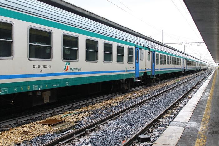 Sciopero, si annuncia un giovedì nero per i pendolari: treni ko dalle 14 alle 18 del 15 dicembre Sciopero, si annuncia un giovedì nero per i pendolari: treni ko dalle 14 alle 18 del 15 dicembre